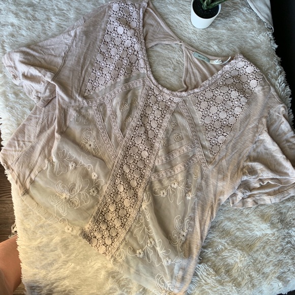 ⭐️ Boho style lace top⭐️ - Picture 4 of 6